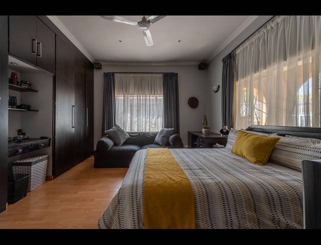 4 BEDROOM HOUSE FOR SALE IN REGENTS PARK